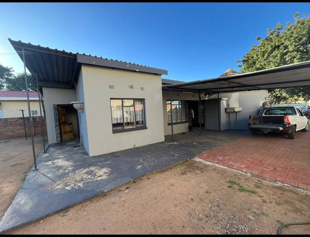 2 BEDROOM FREEHOLD FOR SALE IN BO-DORP